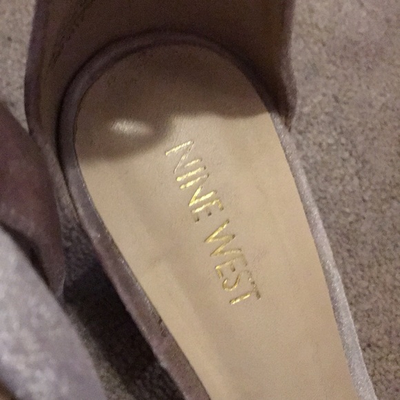 Nine West light pink velvet chunky heels - Picture 2 of 5